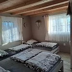 Daire Nad Starym Sklepem Valtice